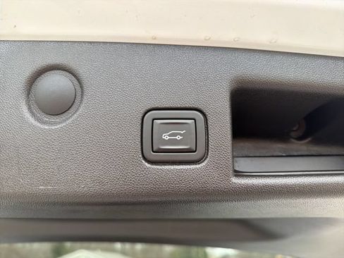Certified 2024 Chevrolet Equinox LT w/ LPO, Floor Liner Package FWD image 17