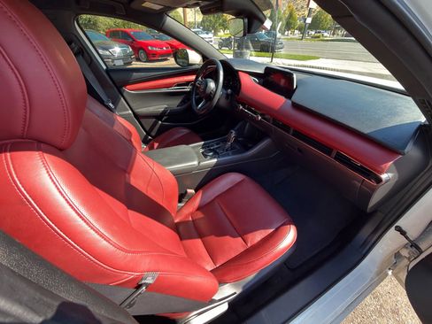 Used 2020 MAZDA MAZDA3 Hatchback w/ Premium Package FWD image 6