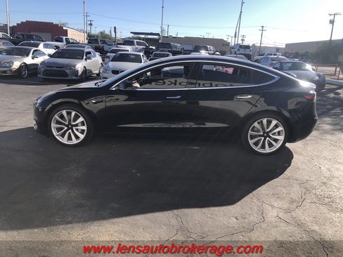 Used 2018 Tesla Model 3 Mid Range image 5