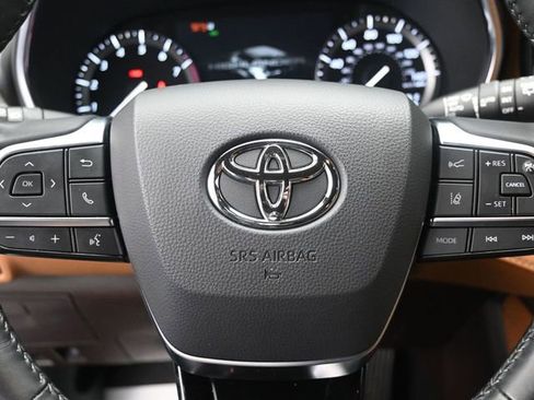 Used 2020 Toyota Highlander Platinum image 10
