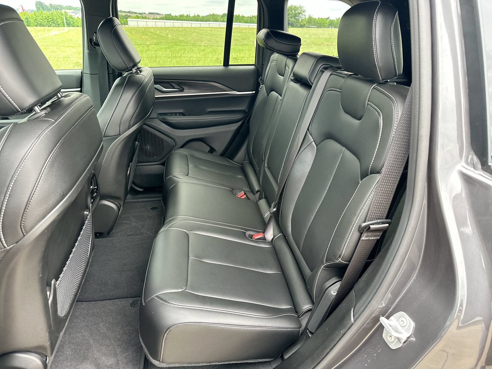 Used 2025 Jeep Grand Cherokee Limited RWD image 22