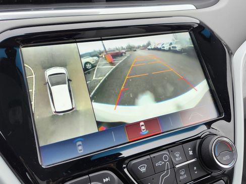 Used 2018 Chevrolet Bolt Premier w/ Driver Confidence II Package image 2