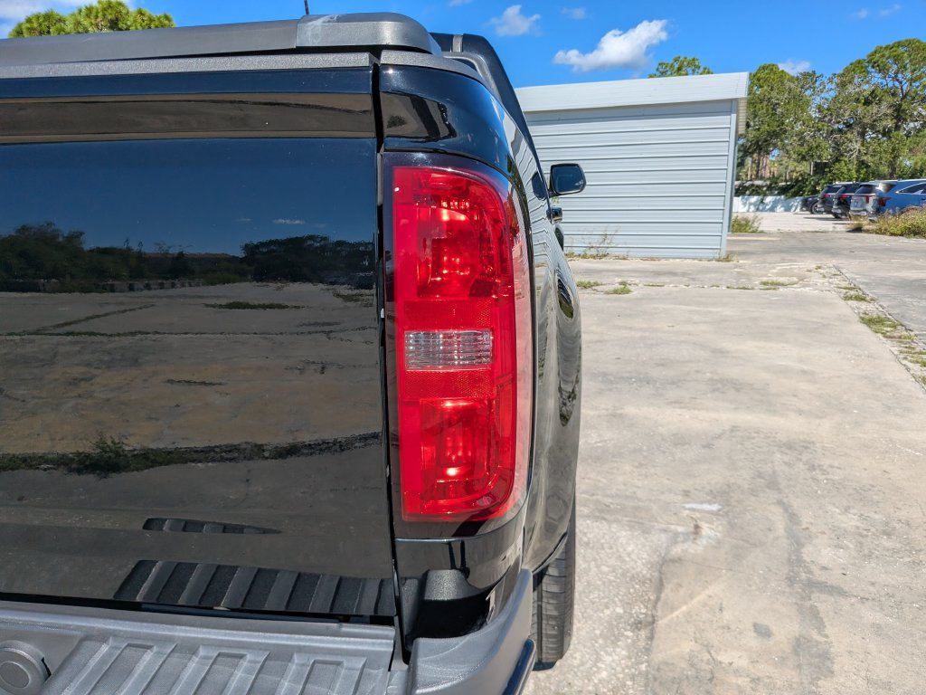 Used 2018 Chevrolet Colorado Z71 w/ Z71 Midnight Edition AWD/4WD image 13