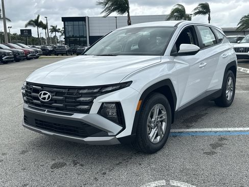 New 2026 Hyundai Tucson SE FWD image 2