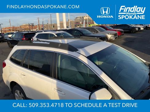 Used 2011 Subaru Outback 2.5i Limited image 5