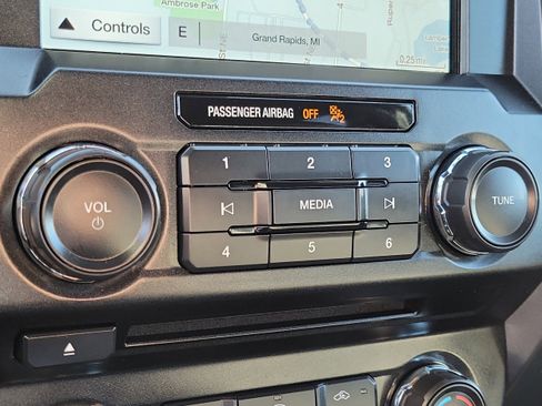 Used 2018 Ford F150 XLT w/ Equipment Group 302A Luxury image 30