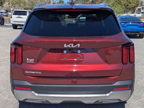 Certified 2025 Kia Sorento S image 4