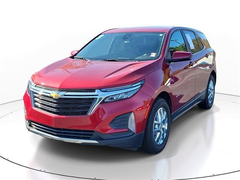Used 2023 Chevrolet Equinox LT image 3