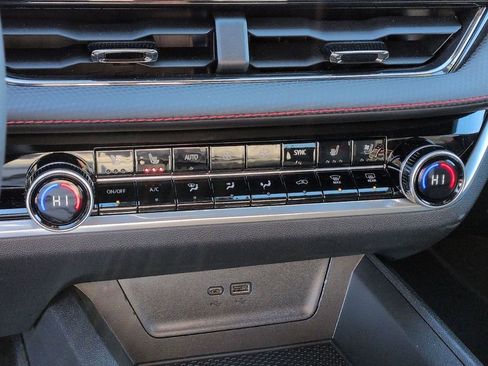 Used 2026 Chevrolet Equinox RS w/ Convenience Package III image 24