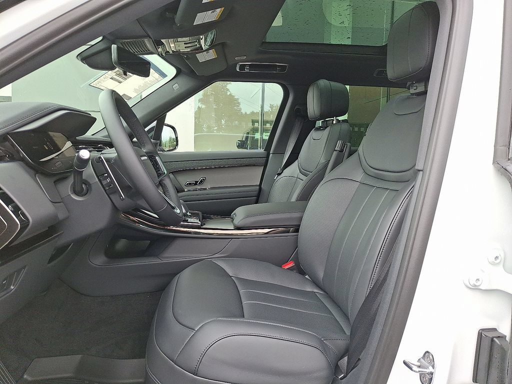 New 2026 Land Rover Range Rover Sport SE AWD/4WD image 9