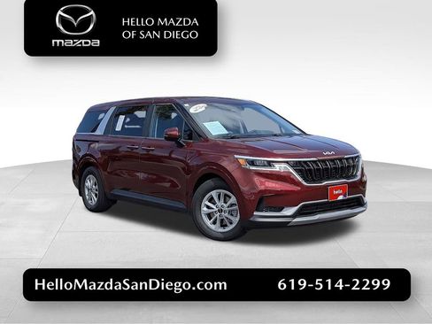 Used 2024 Kia Carnival LX FWD image 1