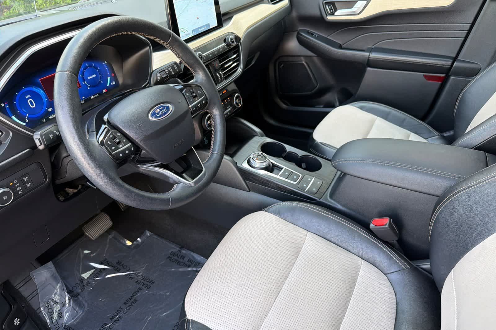 Used 2021 Ford Escape Titanium w/ Titanium Elite Package AWD/4WD image 11