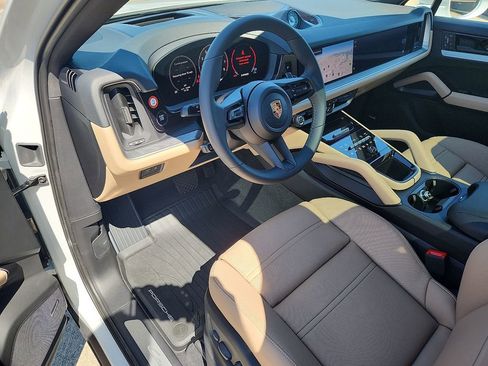 New 2026 Porsche Cayenne E-Hybrid Coupe image 4