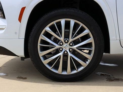 New 2026 Buick Enclave Avenir w/ Super Cruise Package image 9