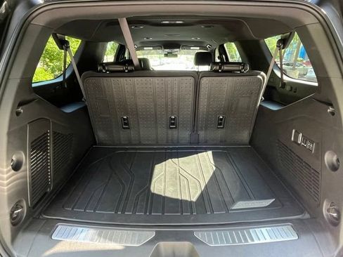 Used 2025 Chevrolet Suburban Premier AWD/4WD image 29