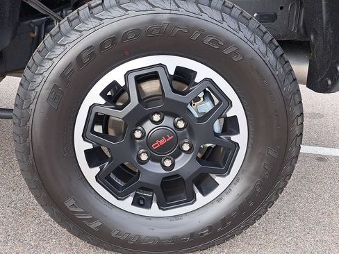 Certified 2025 Toyota Tacoma TRD Off-Road image 5