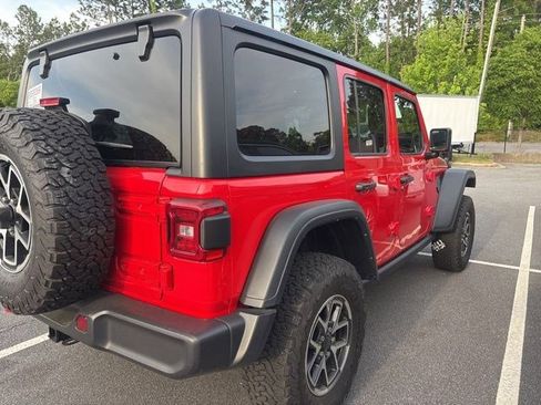 Used 2025 Jeep Wrangler Unlimited Rubicon AWD/4WD image 19
