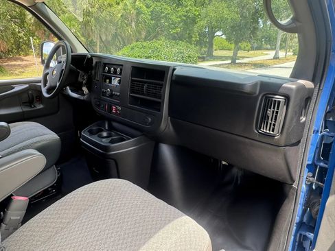 Used 2013 Chevrolet Express 3500 Extended w/ Power Package RWD image 19