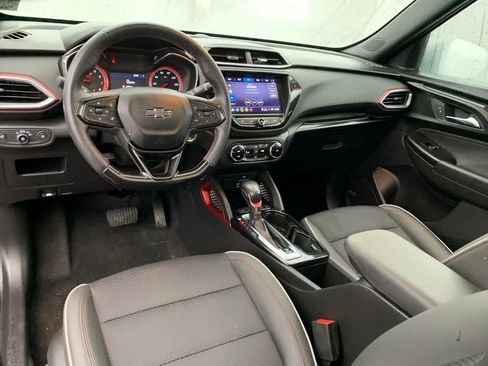 Used 2022 Chevrolet TrailBlazer RS w/ Sun and Liftgate Package image 20