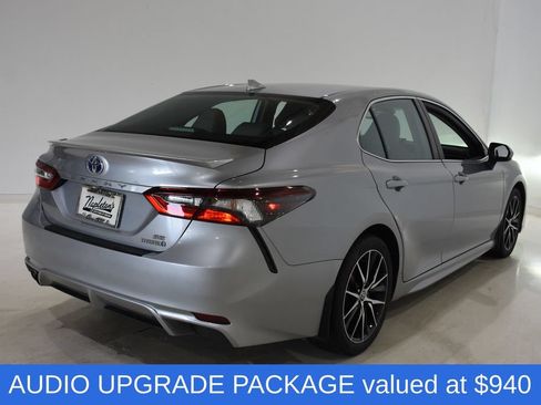 Used 2024 Toyota Camry SE w/ Cold Weather Package FWD image 5