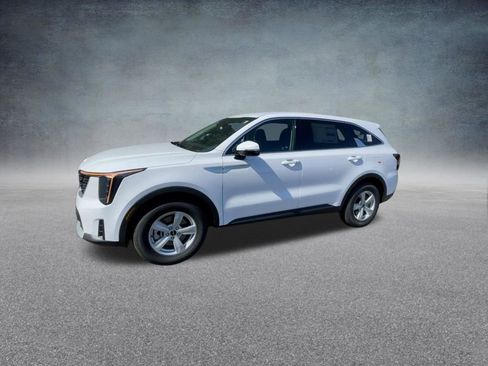 Used 2025 Kia Sorento LX image 10