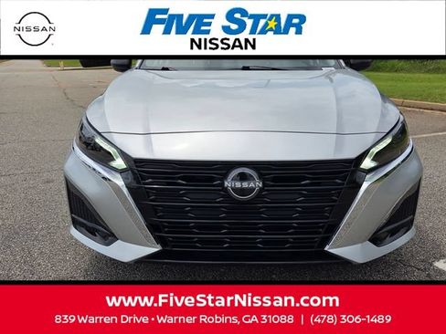 Used 2025 Nissan Altima 2.5 S FWD image 2