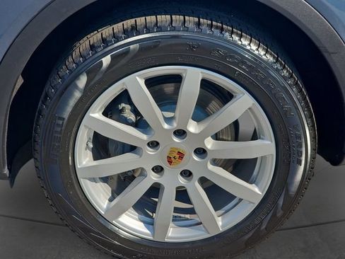 Used 2019 Porsche Cayenne S AWD/4WD image 27