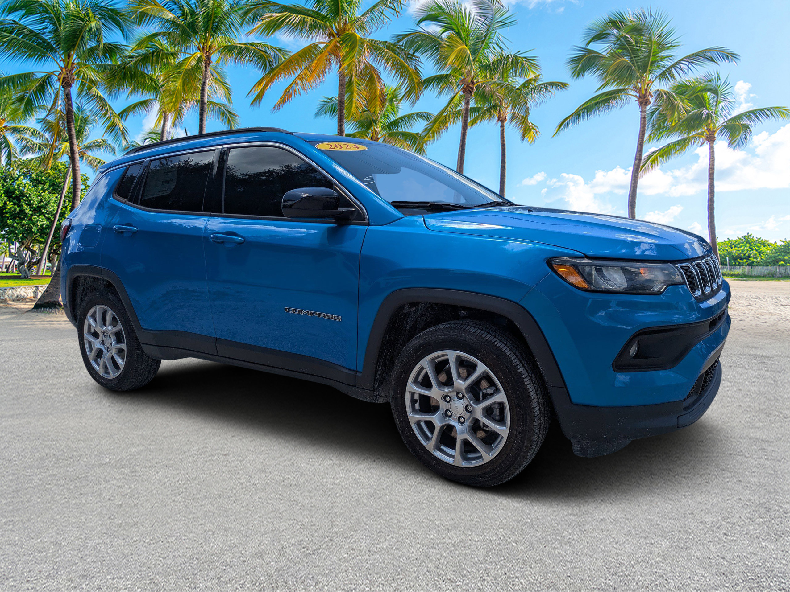 Used 2024 Jeep Compass Latitude AWD/4WD image 1