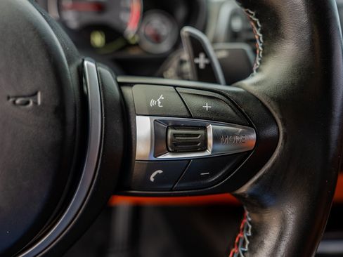 Used 2018 BMW M4 Convertible image 21