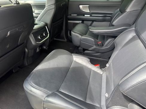 Used 2025 Ford Expedition Max Platinum AWD/4WD image 19