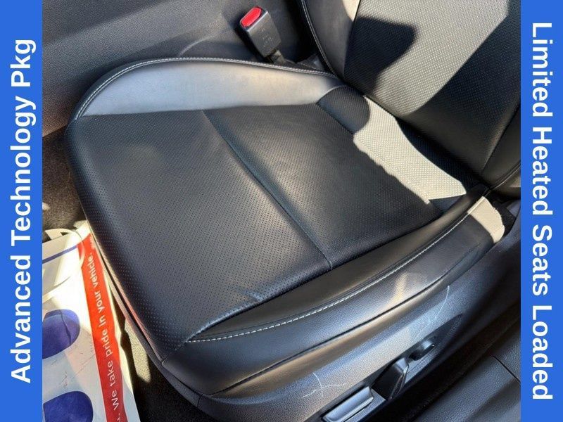 Used 2025 Toyota Prius Limited w/ Limited Premium Package FWD image 17