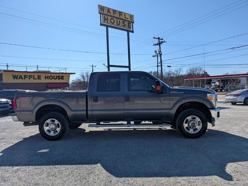 Used 2016 Ford F250 XLT w/ XLT Value Package image 5