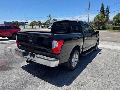 Used 2017 Nissan Titan SV RWD image 8