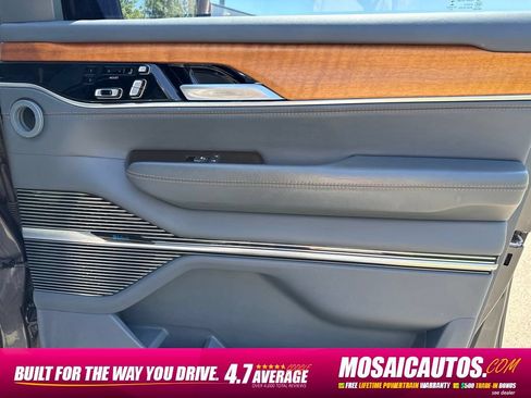 Used 2022 Jeep Grand Wagoneer Series II AWD/4WD image 9