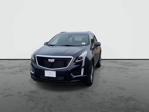 Certified 2025 Cadillac XT5 Sportv image 3