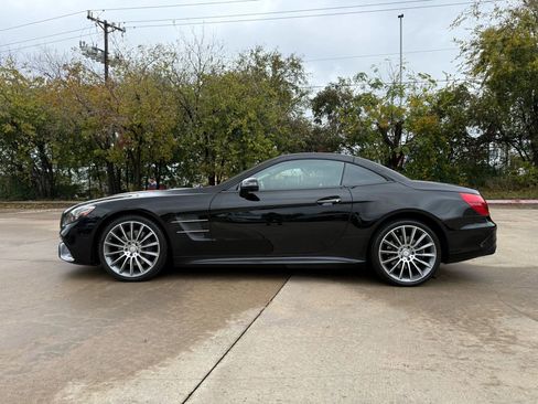 Used 2017 Mercedes-Benz SL 550 image 4
