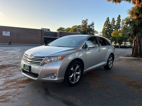 Used 2010 Toyota Venza image 14