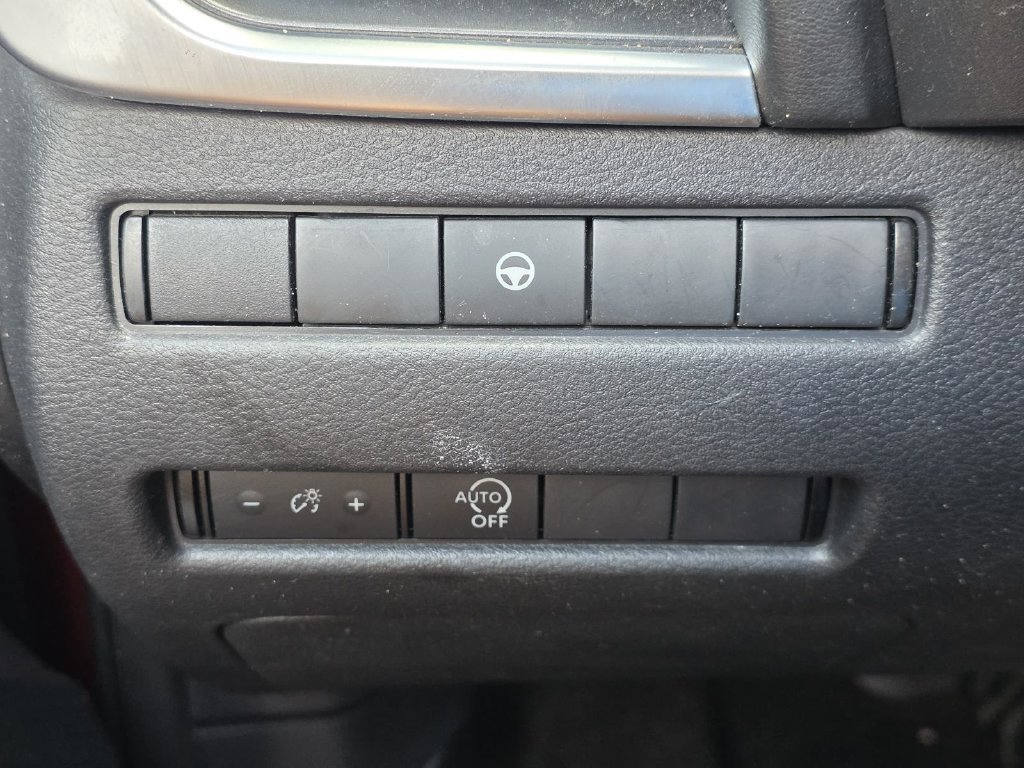 Used 2023 Nissan Rogue SV FWD image 21