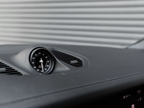 Certified 2025 Porsche Cayenne S AWD/4WD image 21