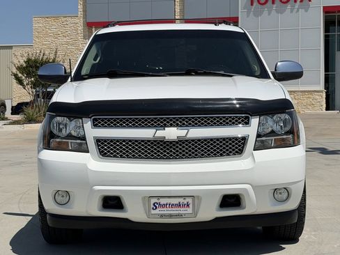 Used 2011 Chevrolet Avalanche LTZ AWD/4WD image 7