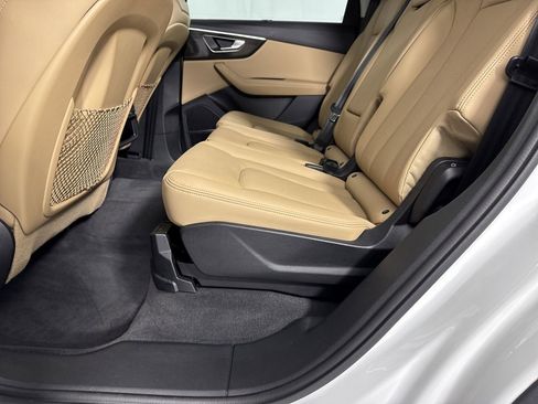 Used 2023 Audi Q7 Premium Plus w/ Premium Plus Package image 29