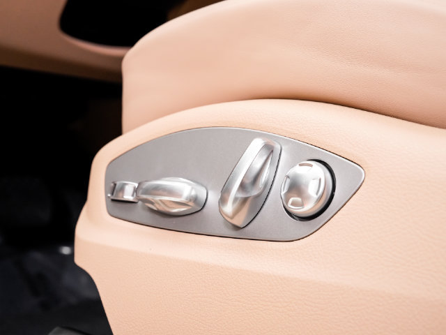 Certified 2026 Porsche Macan AWD/4WD image 11