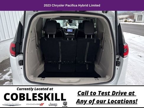 Used 2023 Chrysler Pacifica Limited image 30