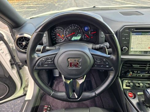 Used 2020 Nissan GT-R Premium image 30
