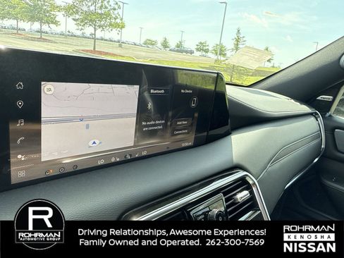 New 2025 Nissan Armada SL w/ Captain's Chari Seat Package image 7