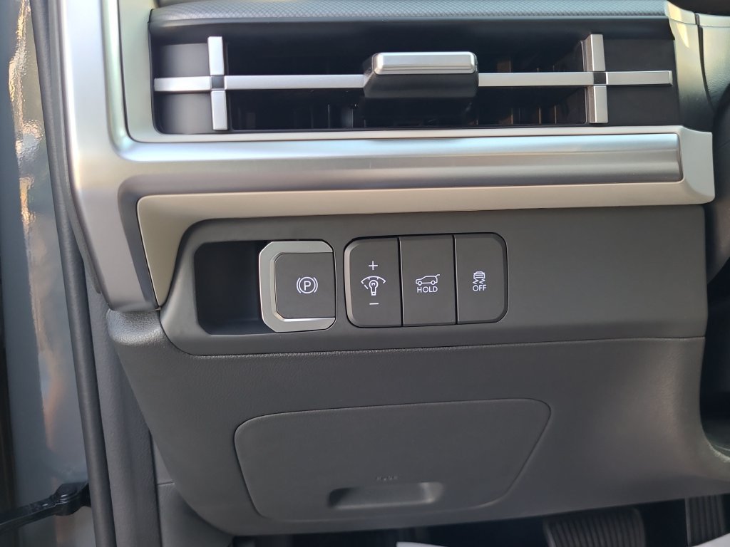 Used 2026 Hyundai Santa Fe SEL AWD/4WD image 27