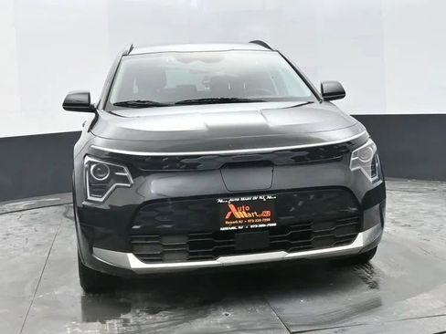 Used 2023 Kia Niro Wind w/ Wind Preserve Package image 3