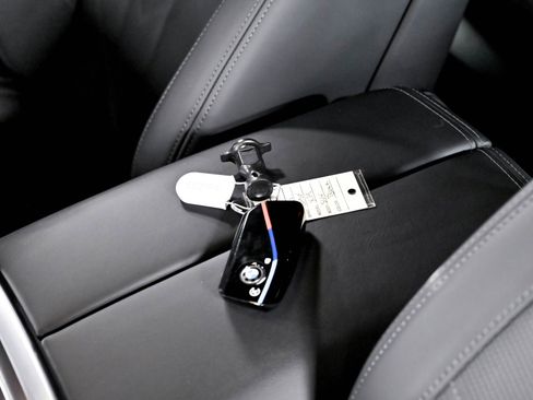 Used 2023 BMW XM AWD/4WD image 14