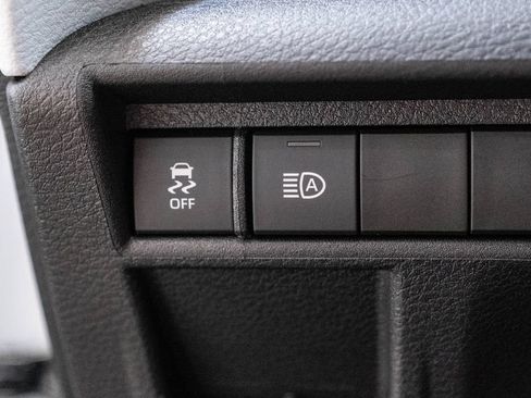 Certified 2025 Toyota Sienna LE FWD image 22