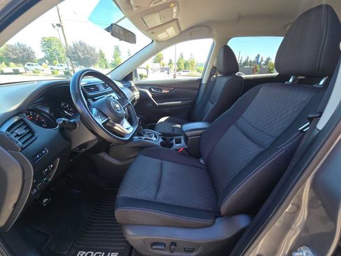 Used 2018 Nissan Rogue SV AWD/4WD image 21